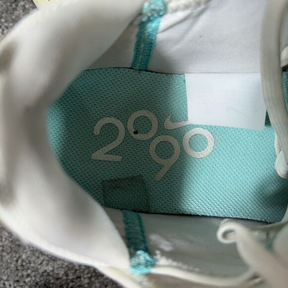 Nike Air Max 2090 CK2612-101 Women's Sz 7 Aurora Green White Running Shoes Used - Picture 11 of 12